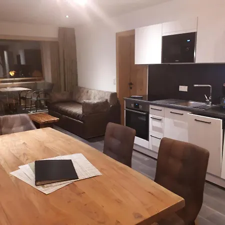 Haus Alpenblick Apartment *
