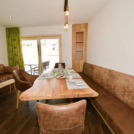 Haus Alpenblick Apartment *