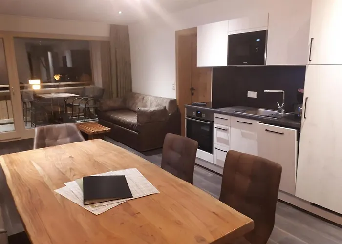 Haus Alpenblick Apartment *