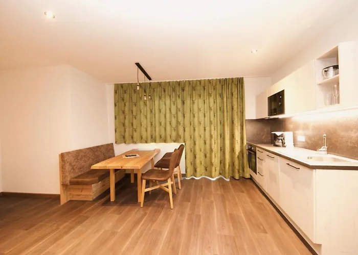 Haus Alpenblick Apartment *