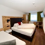 Haus Alpenblick לאדיס